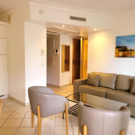 L'emeraude T2 Terrasse Jardinet Αντίμπ